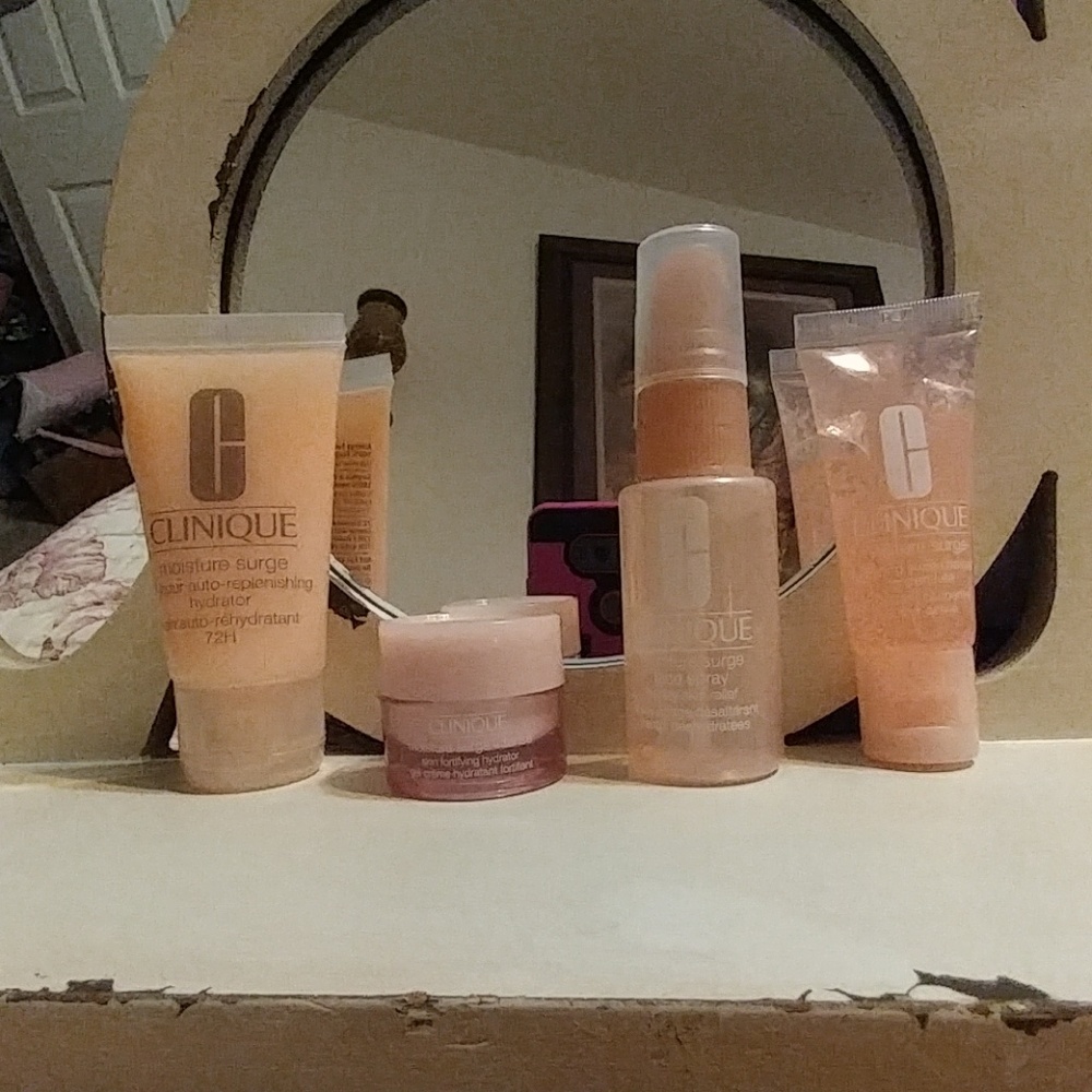 Clinique Moisture Surge Bundle